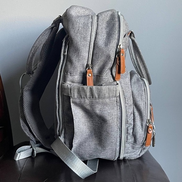 Unisex Babbleroo Gray Travel Diaper Bag Backpack Multi-pockets - Picture 4 of 13